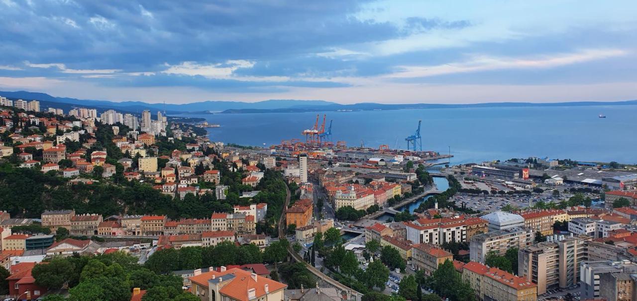 City Lights Penthouse Rijeka Eksteriør billede
